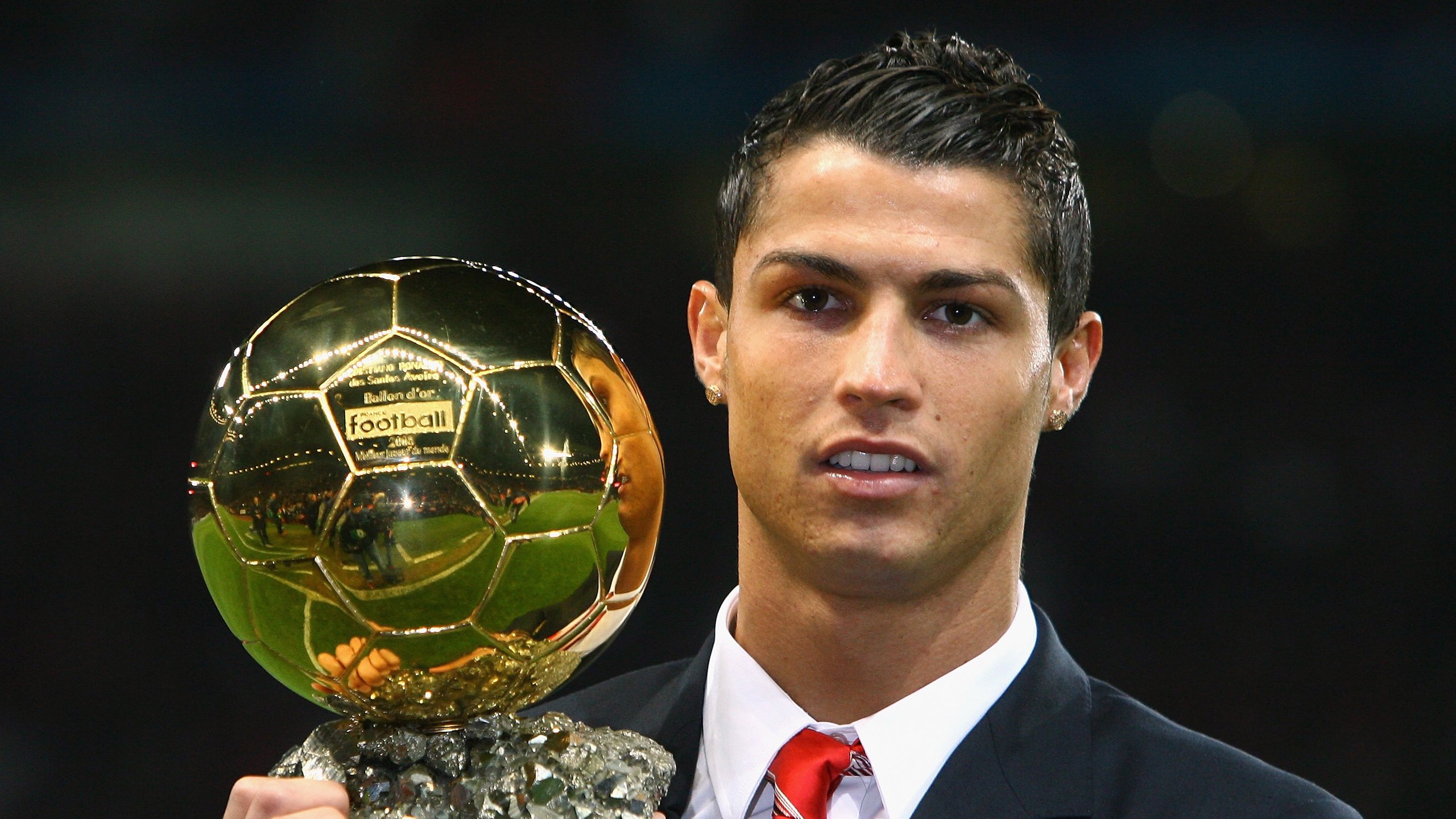 全意大利裁判组执法！巴黎战拜仁，马里亚尼携VAR王牌待命，意大利 裁判